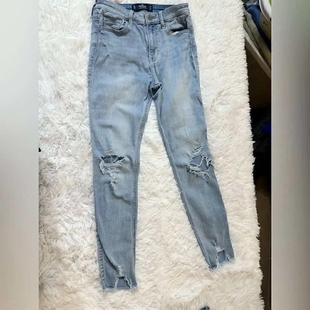 💚 A1 Hollister California high rise super skinny stretch light blue jeans.